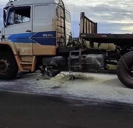 Motociclista morre após ser atropelada e arrastada por carreta