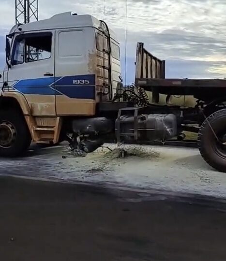 Motociclista morre após ser atropelada e arrastada por carreta