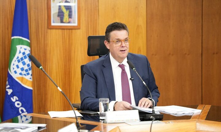 Ministro Wolney Queiroz critica reforma da Previdência e promete zerar fila do INSS até o fim do ano