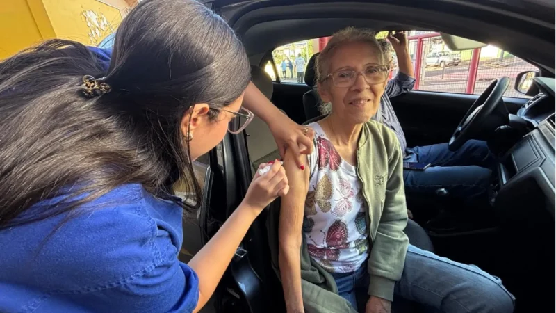 Último dia: drive-thru da vacina contra gripe atende neste domingo em Campo Grande