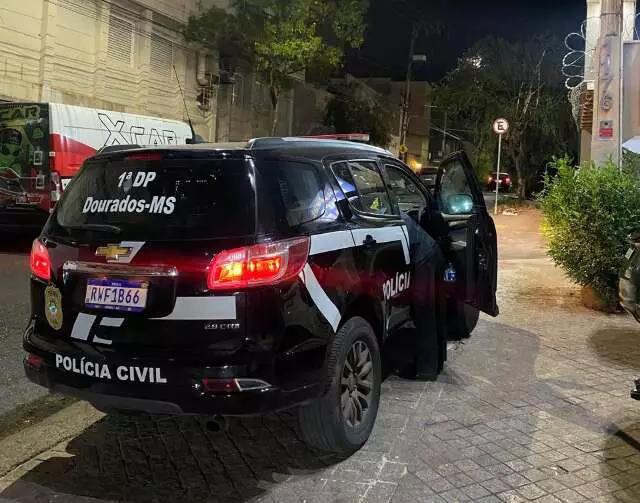 Jovem de 16 anos é executado a tiros dentro de residência na frente do filho e da esposa
