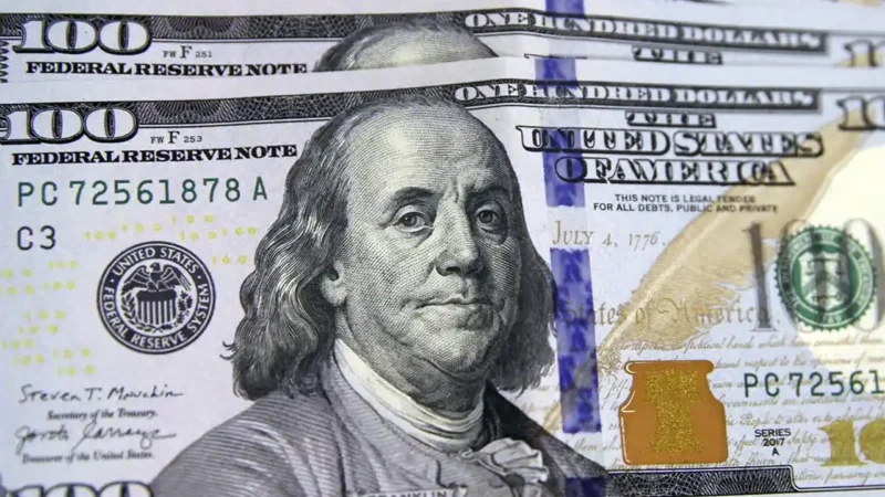 Dólar cai para R$ 5,03 e Bolsa fecha em baixa após tensão no Oriente Médio e PEC da jornada