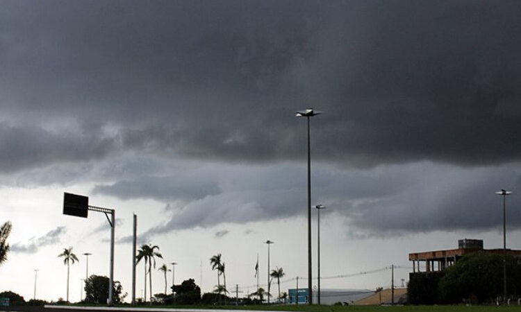 Frente fria derruba temperatura em 10°C na fronteira e leva chuva ao sul de Mato Grosso do Sul