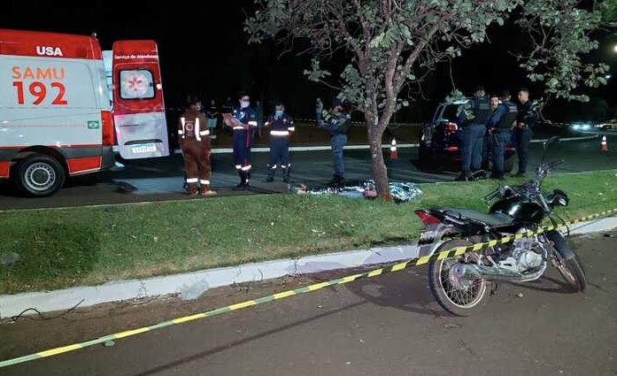 Motociclista morre após colidir contra árvore no bairro Pioneiros, em Campo Grande