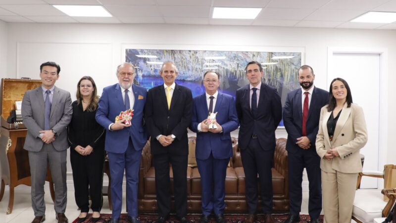 TJMS apresenta experiência em processo eletrônico a juiz da Suprema Corte do Peru