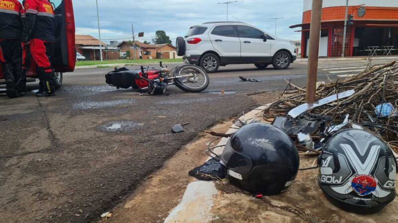 Motoboy sofre acidente grave após atropelar pedestre na Avenida Fábio Zahran