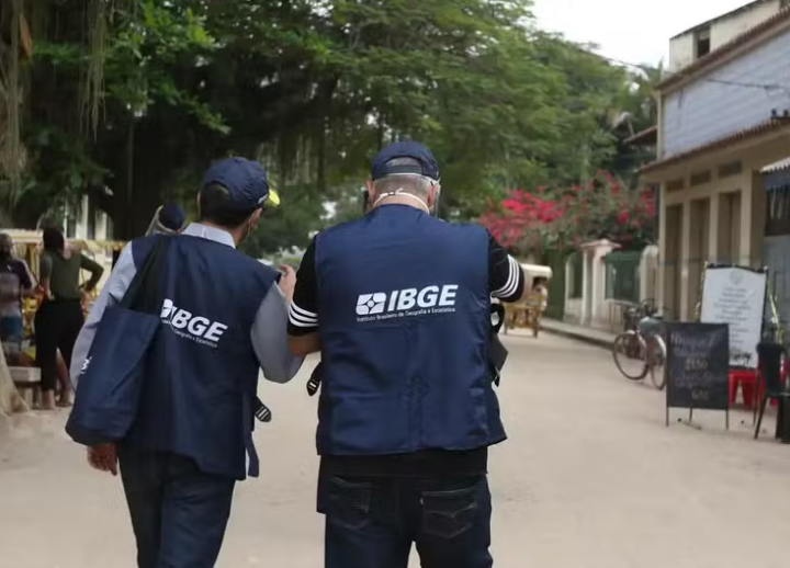 IBGE abre seleção com mais de 1,4 mil vagas temporárias e salários de até R$ 5,2 mil