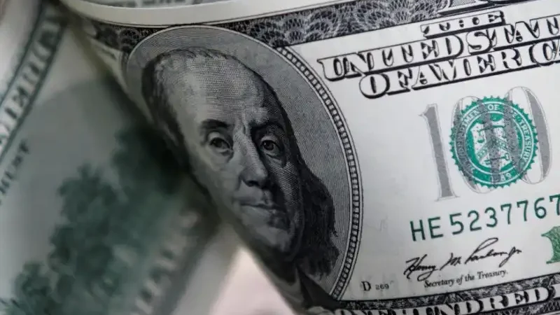 Dólar sobe e se aproxima de R$ 5,08 com cautela do mercado e preocupações fiscais