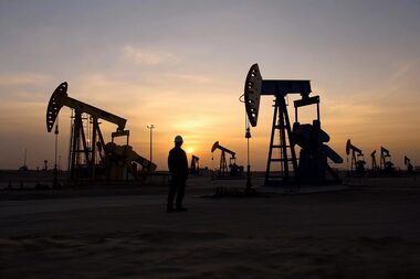 Petróleo sobe 1% com queda dos estoques dos EUA e tensão no Oriente Médio
