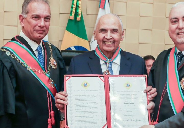 Londres Machado recebe honraria máxima da Justiça Eleitoral em Mato Grosso do Sul