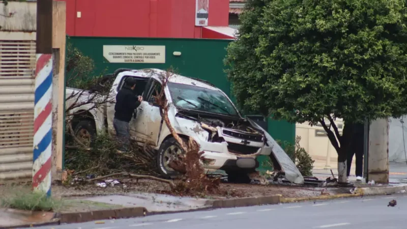 Militar do Exército se envolve em acidente fatal após suposta fuga de outra colisão em Campo Grande