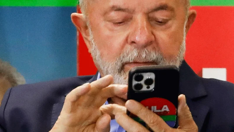 Lula lança sistema nacional para localizar e recuperar celulares roubados