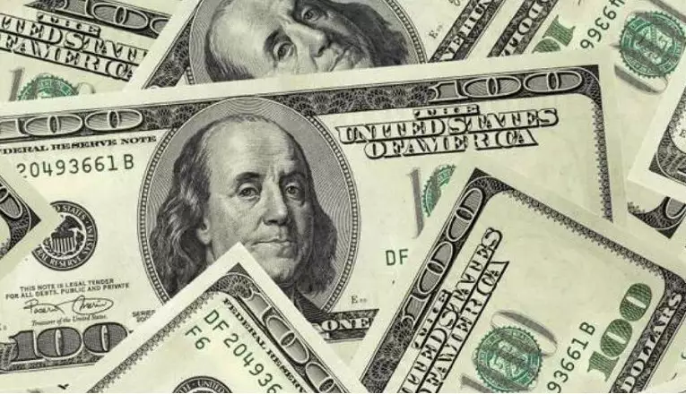 Dólar fecha em baixa e Bolsa sobe com trégua no Oriente Médio