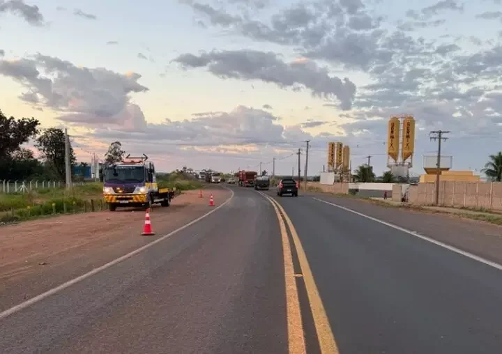 Diarista tem perna amputada após motorista invadir pista e fugir sem prestar socorro na BR-262