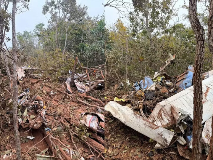 Após perícia, corpos de vítimas de queda de avião são retirados de mata em Campo Grande