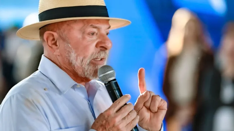 Lula defende SUS de qualidade e diz que população pobre merece atendimento “de primeira”
