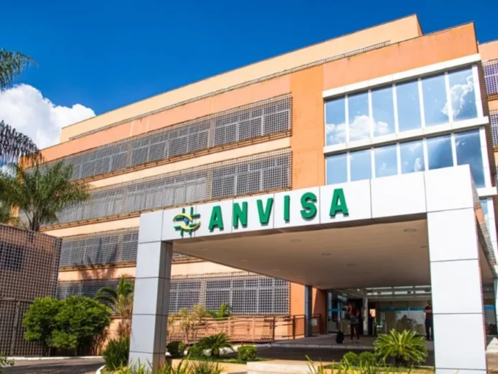 Anvisa proíbe venda de suplementos, medicamento e oxigênio medicinal por irregularidades