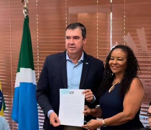 Riedel autoriza concurso com 2 mil vagas para professores da rede estadual em MS