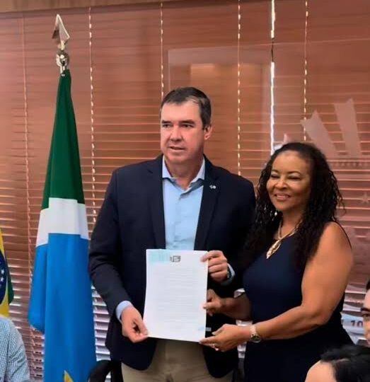 Riedel autoriza concurso com 2 mil vagas para professores da rede estadual em MS