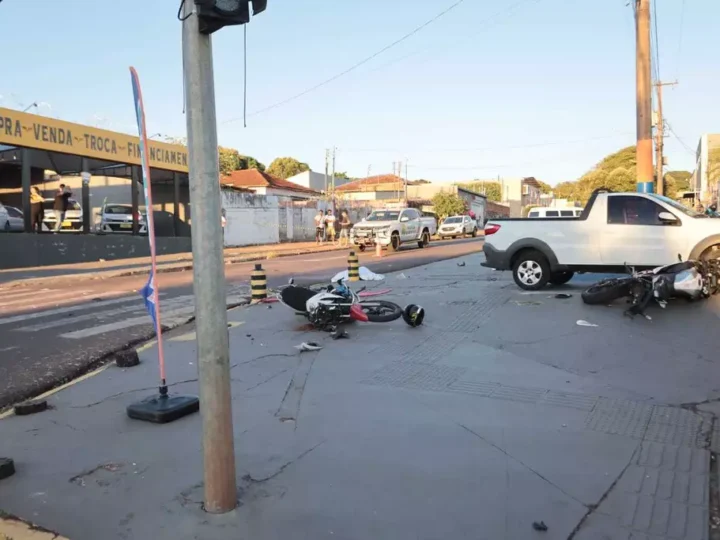 Batida entre motocicletas mata um piloto e deixa outro em estado grave em Campo Grande