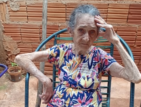 Idosa de 80 anos está há quatro meses sem receber benefício do INSS e família relata dificuldades