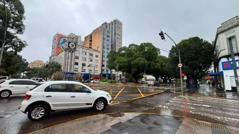 Depois dos alertas, chuva forte muda o cenário em Campo Grande