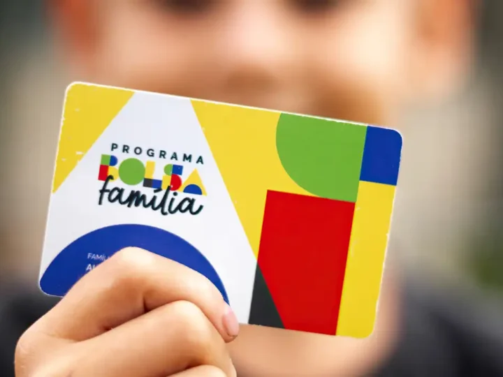 Bolsa Família segue calendário e paga beneficiários com NIS final 4
