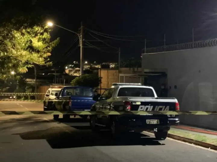 Homem é baleado durante ataque a tiros em casa e é transferido em vaga zero para Campo Grande