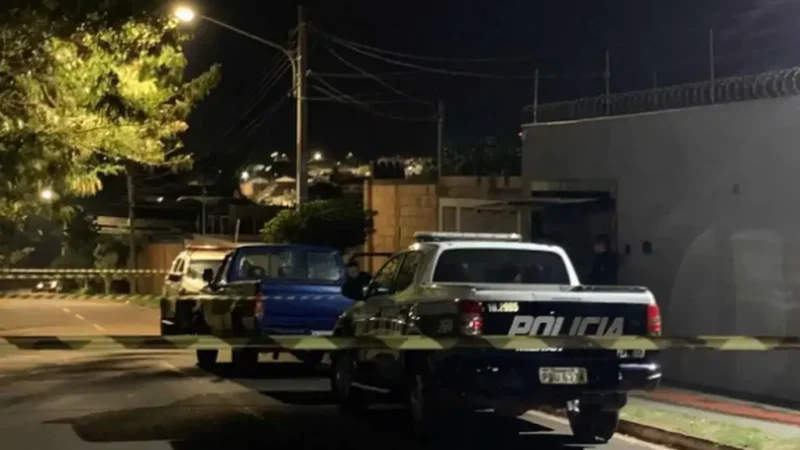 Homem é baleado durante ataque a tiros em casa e é transferido em vaga zero para Campo Grande