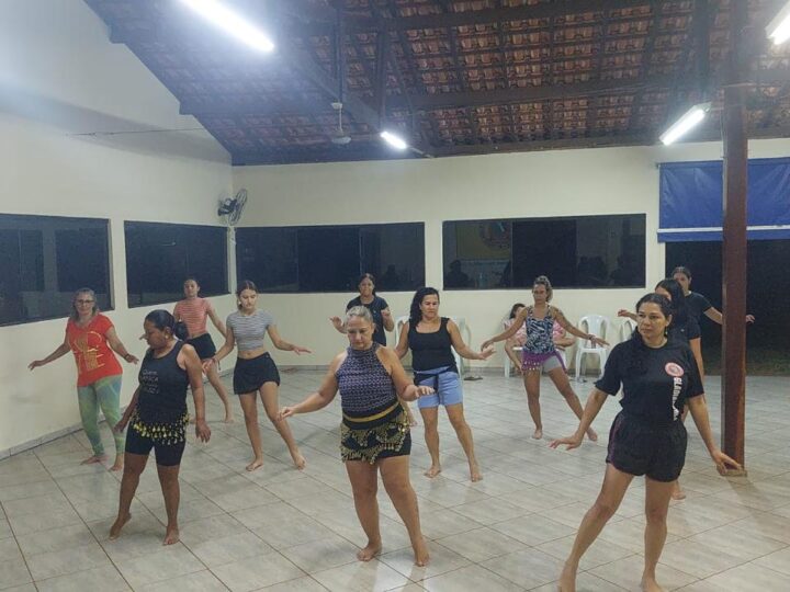 Projeto leva aulas gratuitas de dança do ventre e transforma a vida de mulheres em Campo Grande