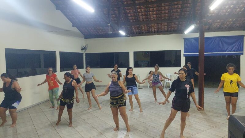 Projeto leva aulas gratuitas de dança do ventre e transforma a vida de mulheres em Campo Grande