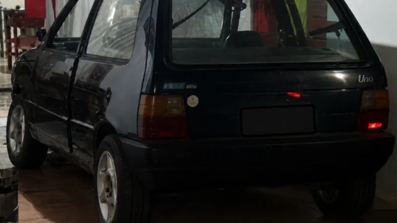 Pai e filha de 3 anos morrem em ataque a tiros dentro de carro