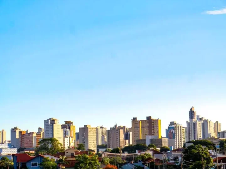 MS terá fim de semana de calor intenso, ar seco e temperaturas de até 42°C