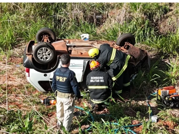 Acidente grave na MS-376 mata uma pessoa e deixa seis ferido