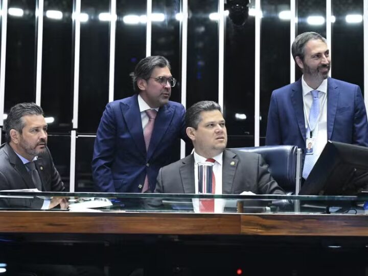 Senado retoma tramitação de PECs sobre escala 6×1 e segurança pública