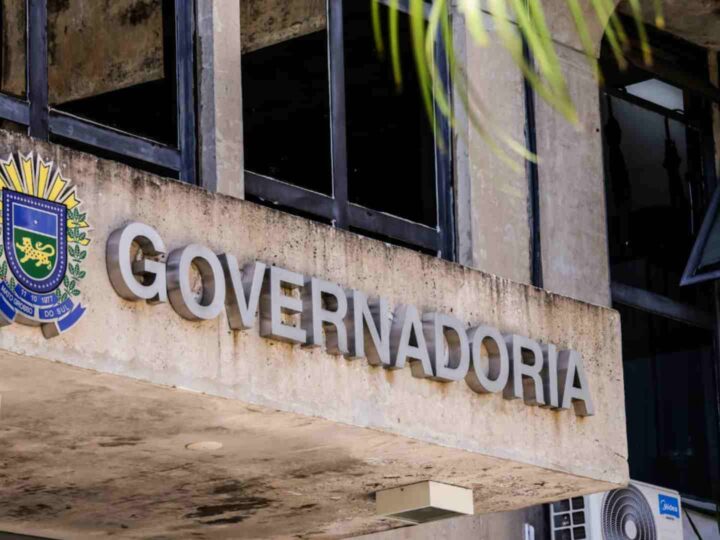 Governo de MS prevê pagar 13º dos servidores em parcela única em dezembro