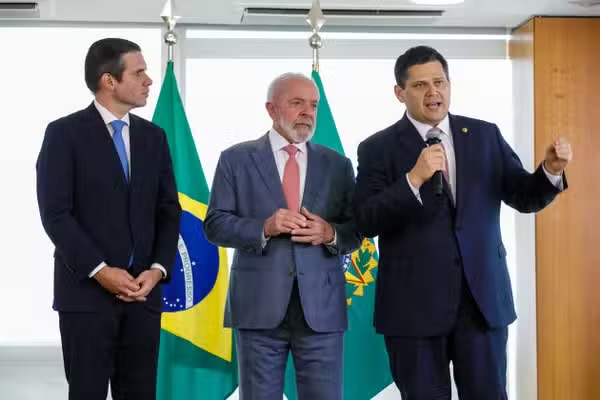 Governo busca acordo para acelerar votação da PEC que prevê fim da escala 6×1