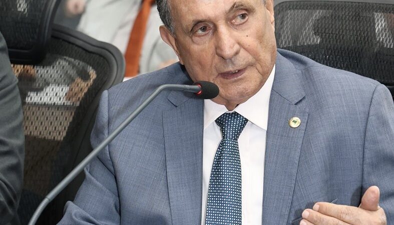 Zé Teixeira cobra melhorias em abastecimento, trânsito e infraestrutura náutica