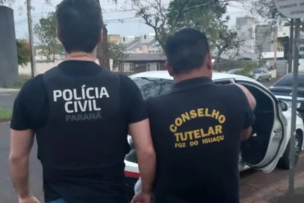 Bebê de 5 meses é levado ao Paraguai após suposta venda por R$ 15 mil; pais são presos