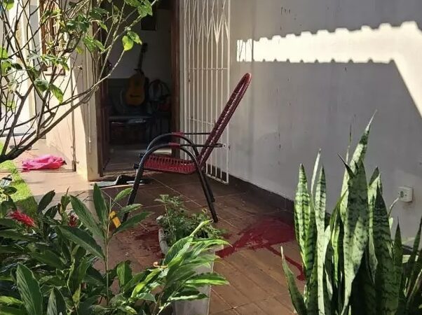 Homem se desespera com possível internação e fere a mãe com faca em Campo Grande
