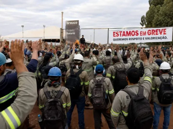 Funcionários da obra da Arauco entram em greve