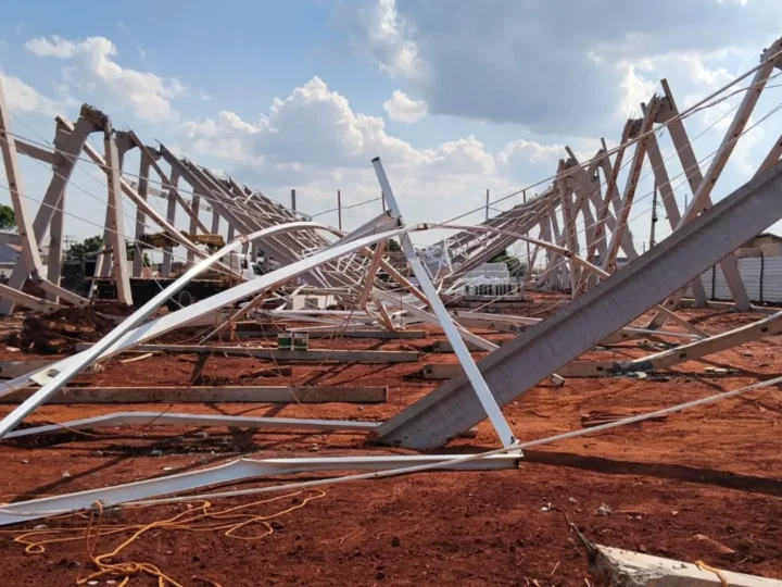 Desabamento de supermercado em construção deixa dois mortos e dois feridos em Campo Grande