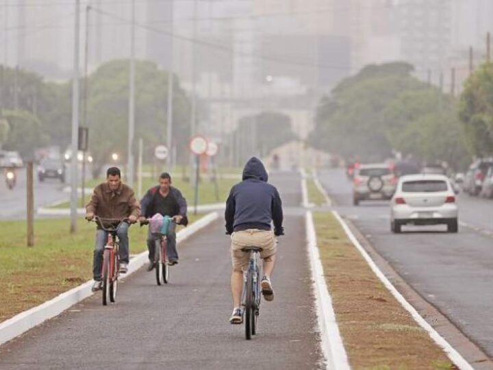 Frente fria avança sobre MS e provoca chuva forte, ventos e queda de temperatura