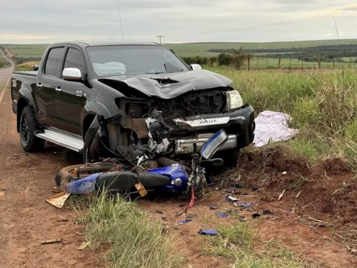 Motociclista morre em colisão frontal com caminhonete