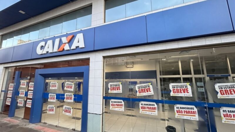 Trabalhadores da Caixa iniciam greve nacional após rejeitarem proposta do banco