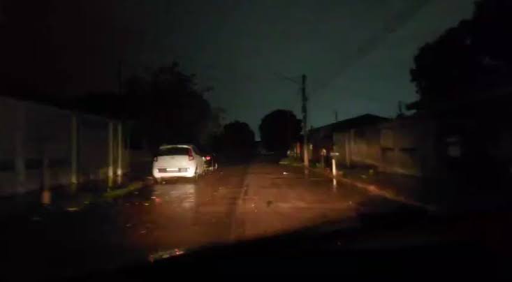 Chuva forte causa apagões e transtornos em bairros de Campo Grande