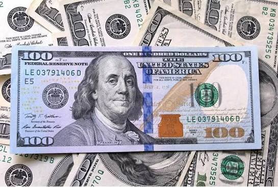 Dólar fecha a R$ 5,13 após mercado repercutir juros no Brasil e nos EUA