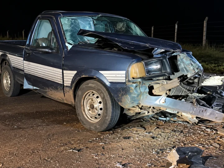 Motorista morre após colisão frontal entre veículos na BR-262