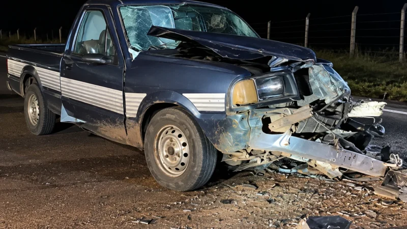 Motorista morre após colisão frontal entre veículos na BR-262