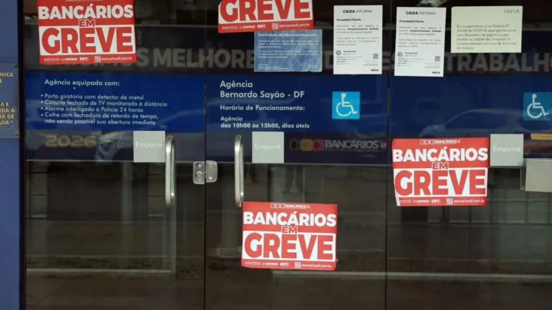 Greve na Caixa continua por tempo indeterminado após maioria rejeitar nova proposta